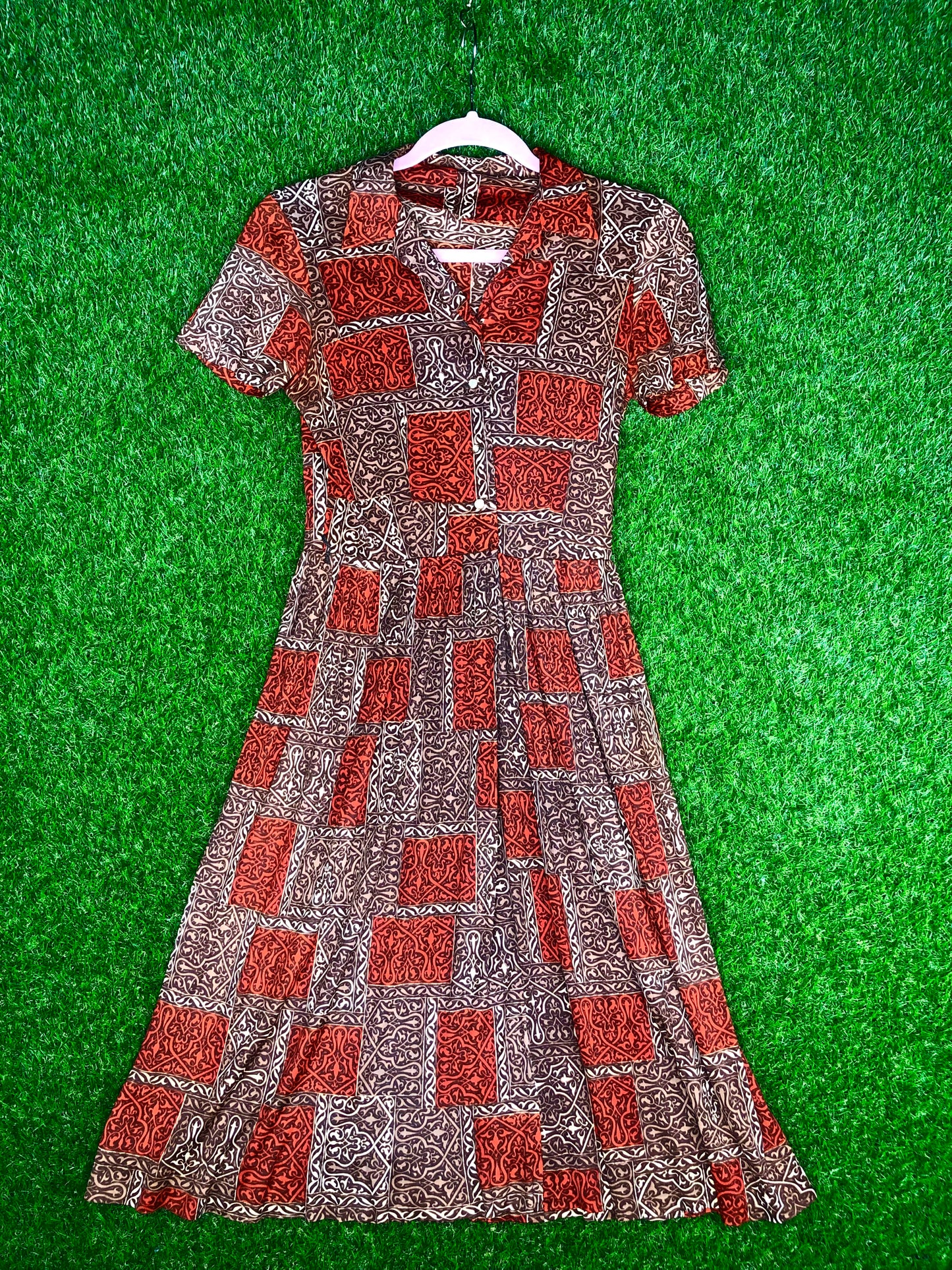 1960's Red-Brown Dress With Unique Print
