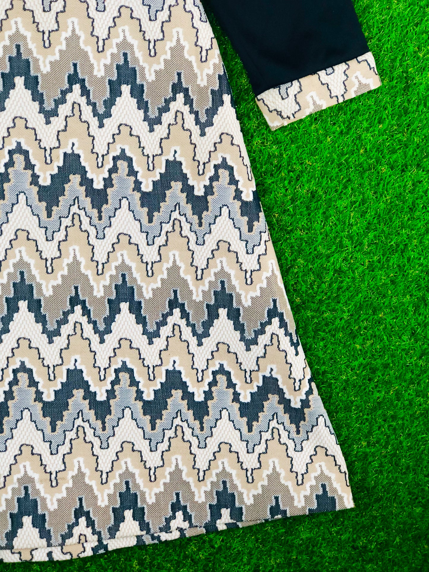 1970's Funky Zig Zag Print Long-Sleeved Dress