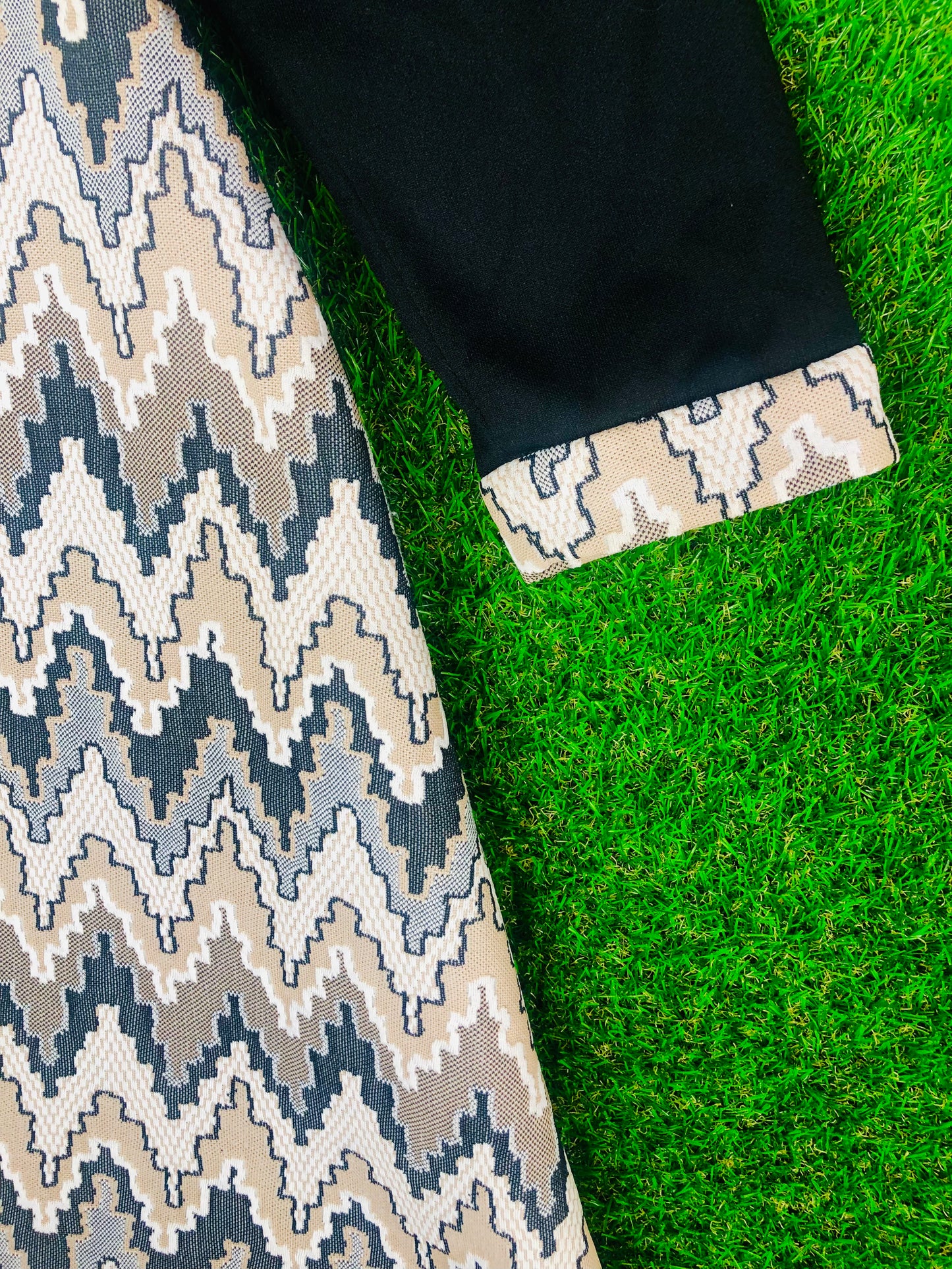 1970's Funky Zig Zag Print Long-Sleeved Dress
