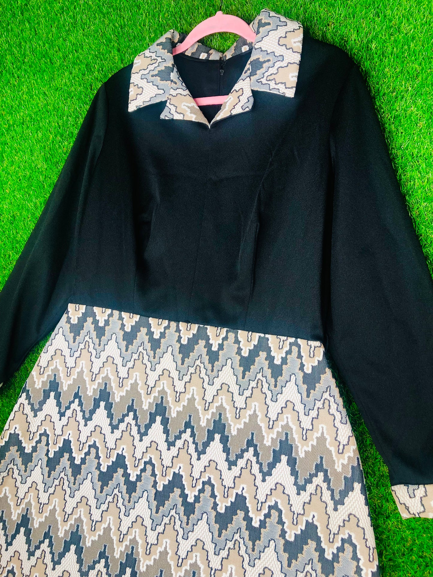 1970's Funky Zig Zag Print Long-Sleeved Dress