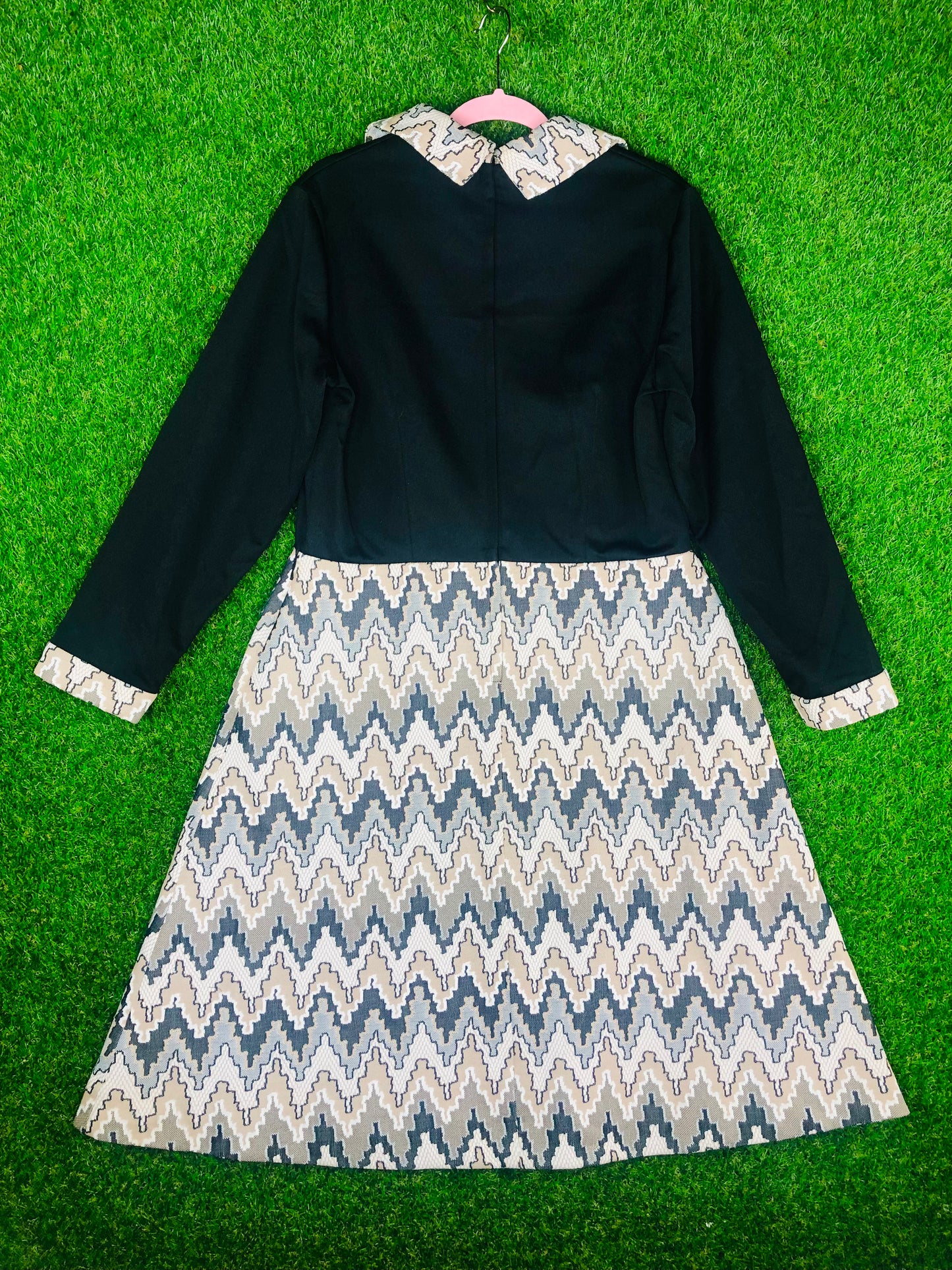 1970's Funky Zig Zag Print Long-Sleeved Dress