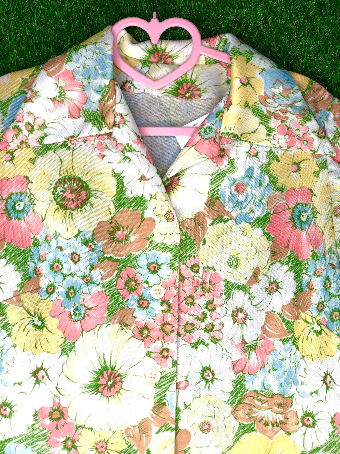 1970's Dreamy Sketched-Style Pastel Flower Top
