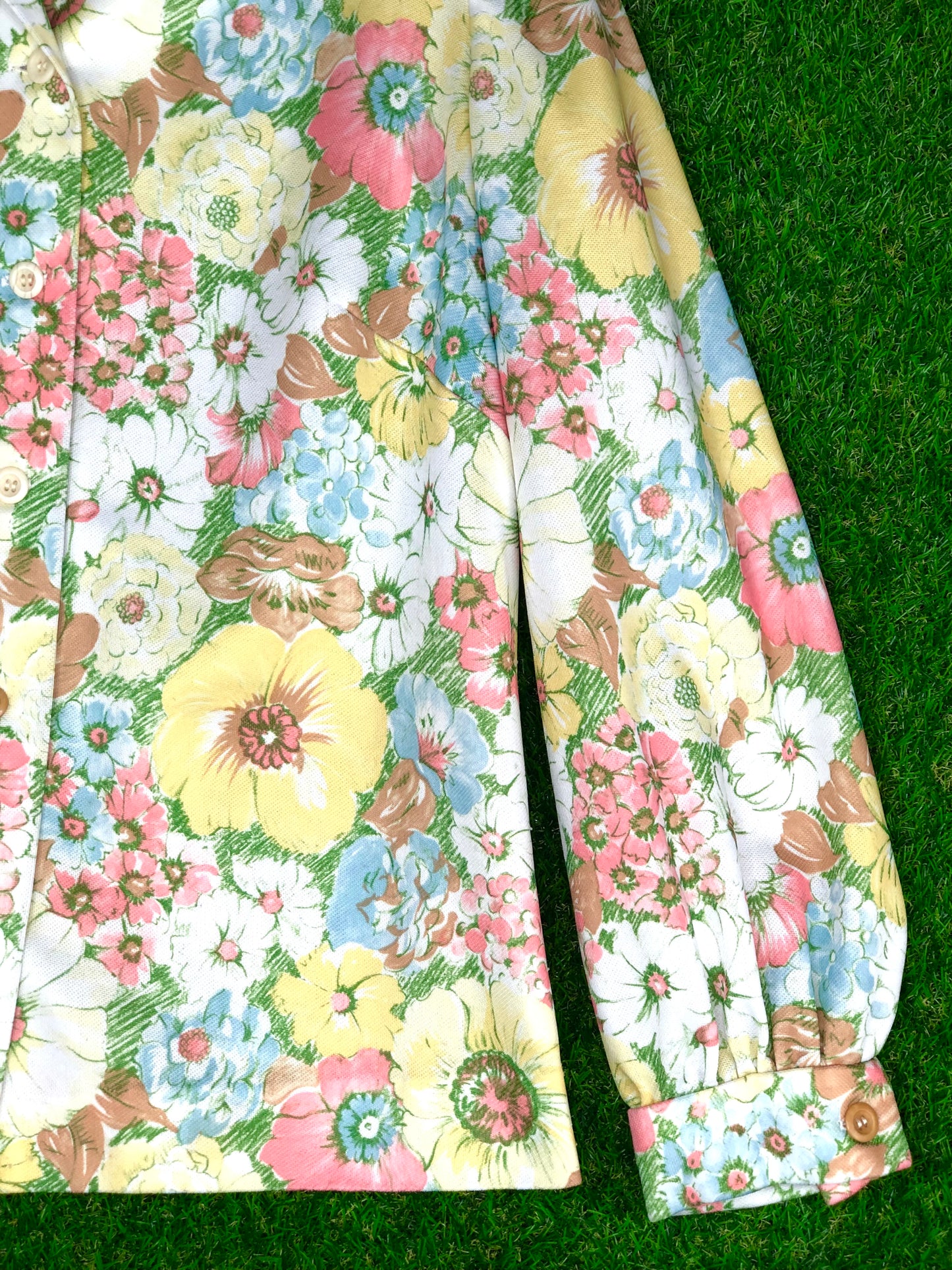 1970's Dreamy Sketched-Style Pastel Flower Top