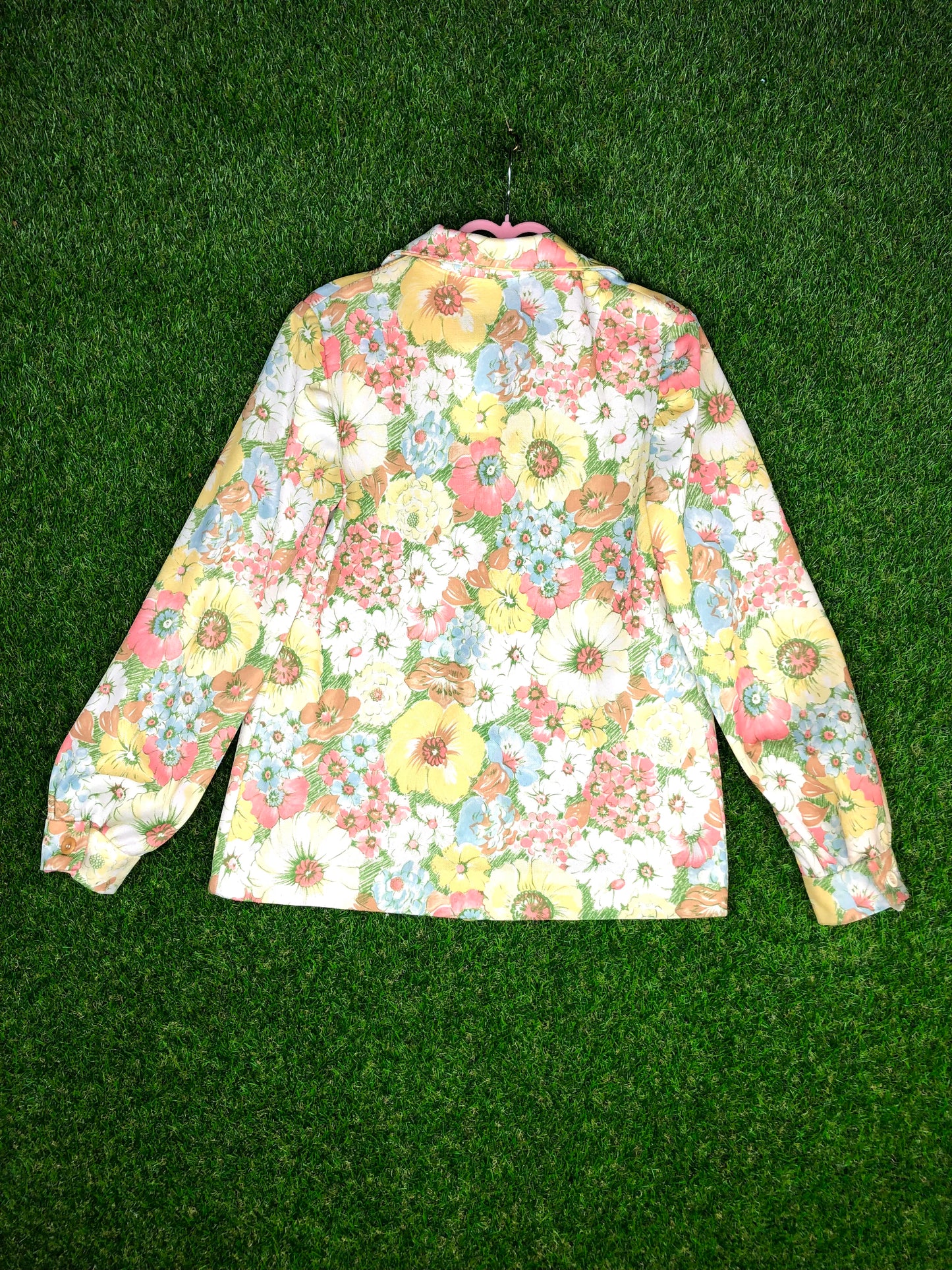 1970's Dreamy Sketched-Style Pastel Flower Top