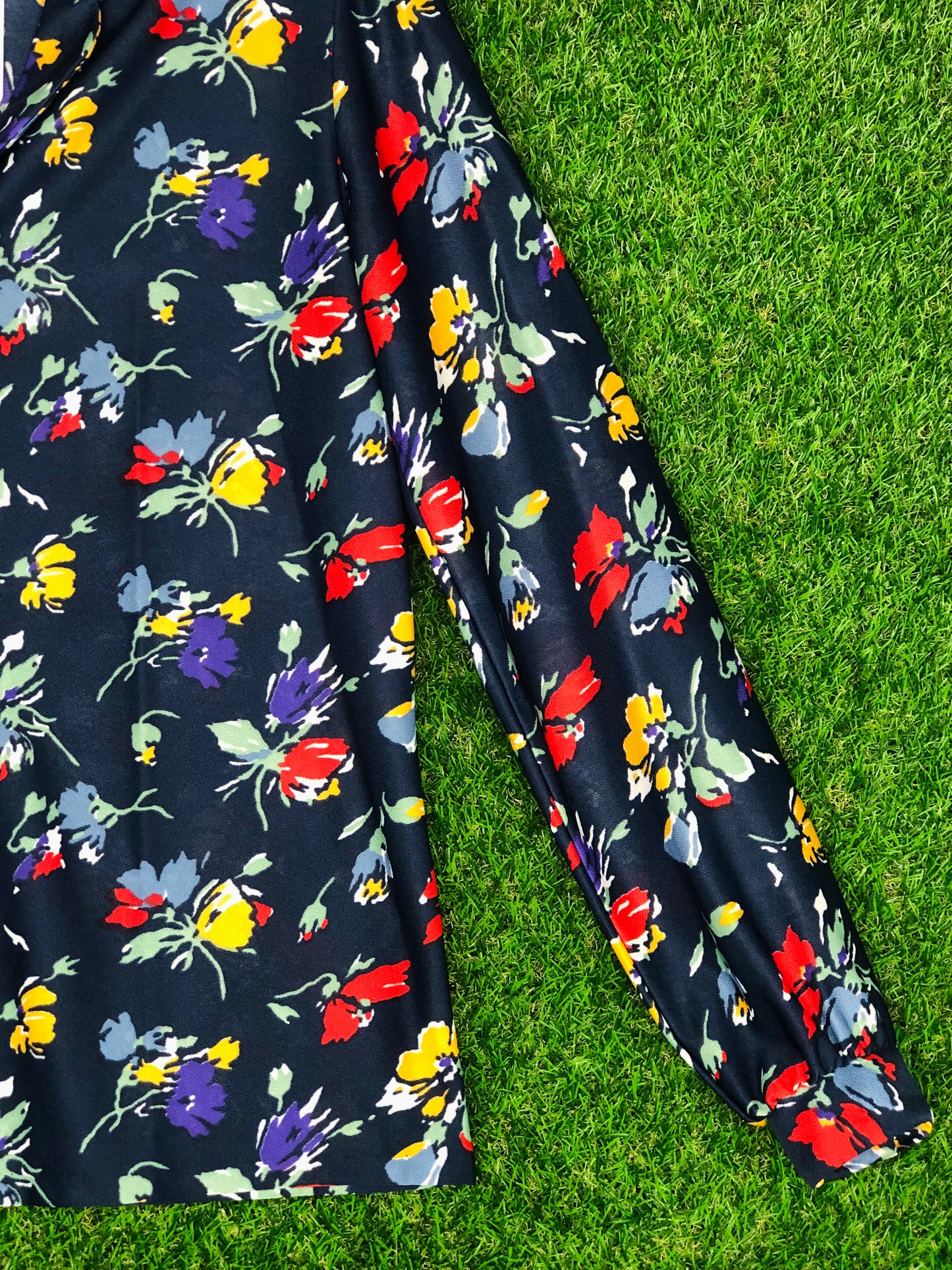 1970's Colorful Floral Navy Top