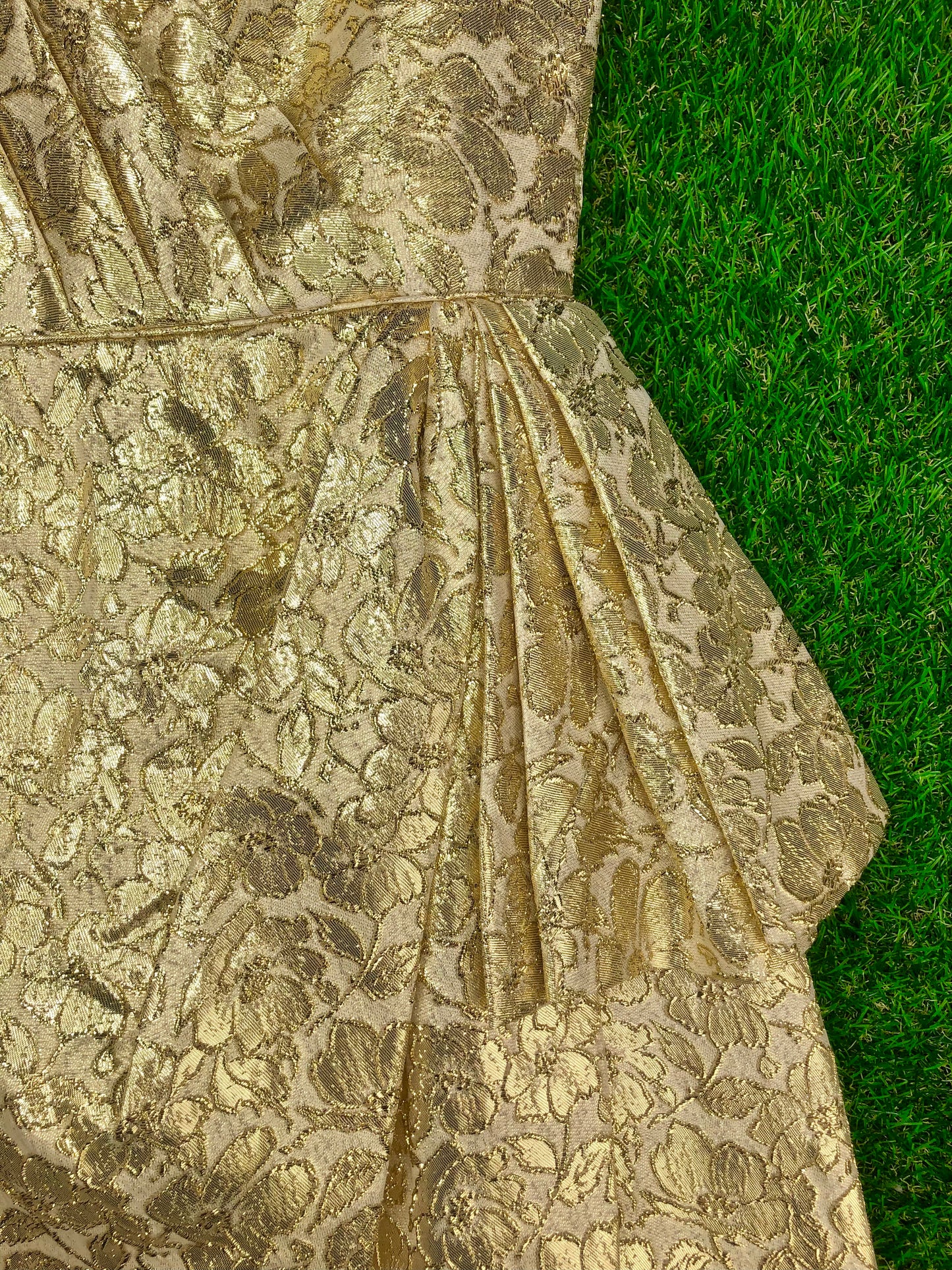 1950's 'Marilyn Monroe' Worthy Gold Pinup Wiggle Dress