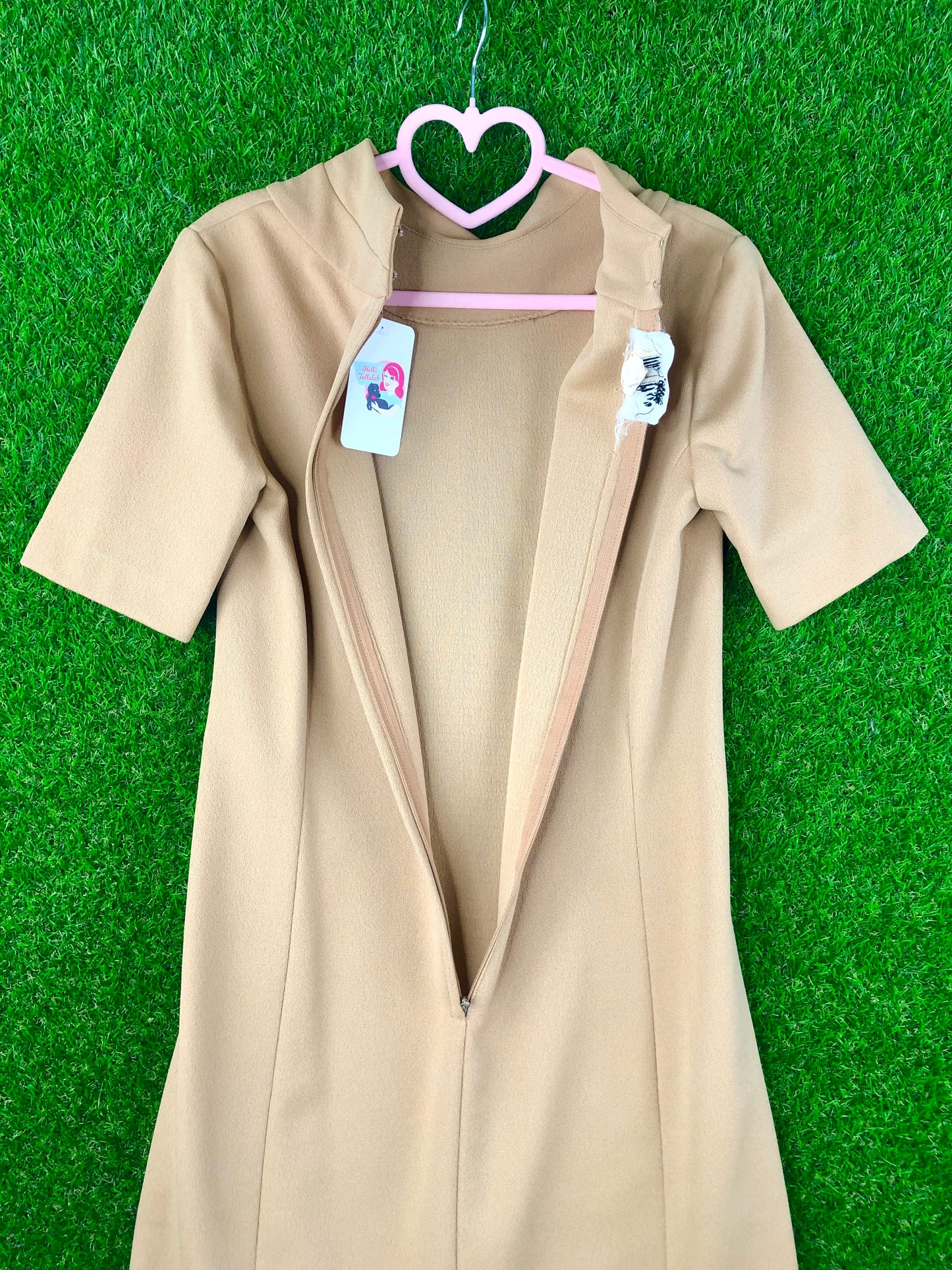 1960's Beige Office Dress With Unique Collar