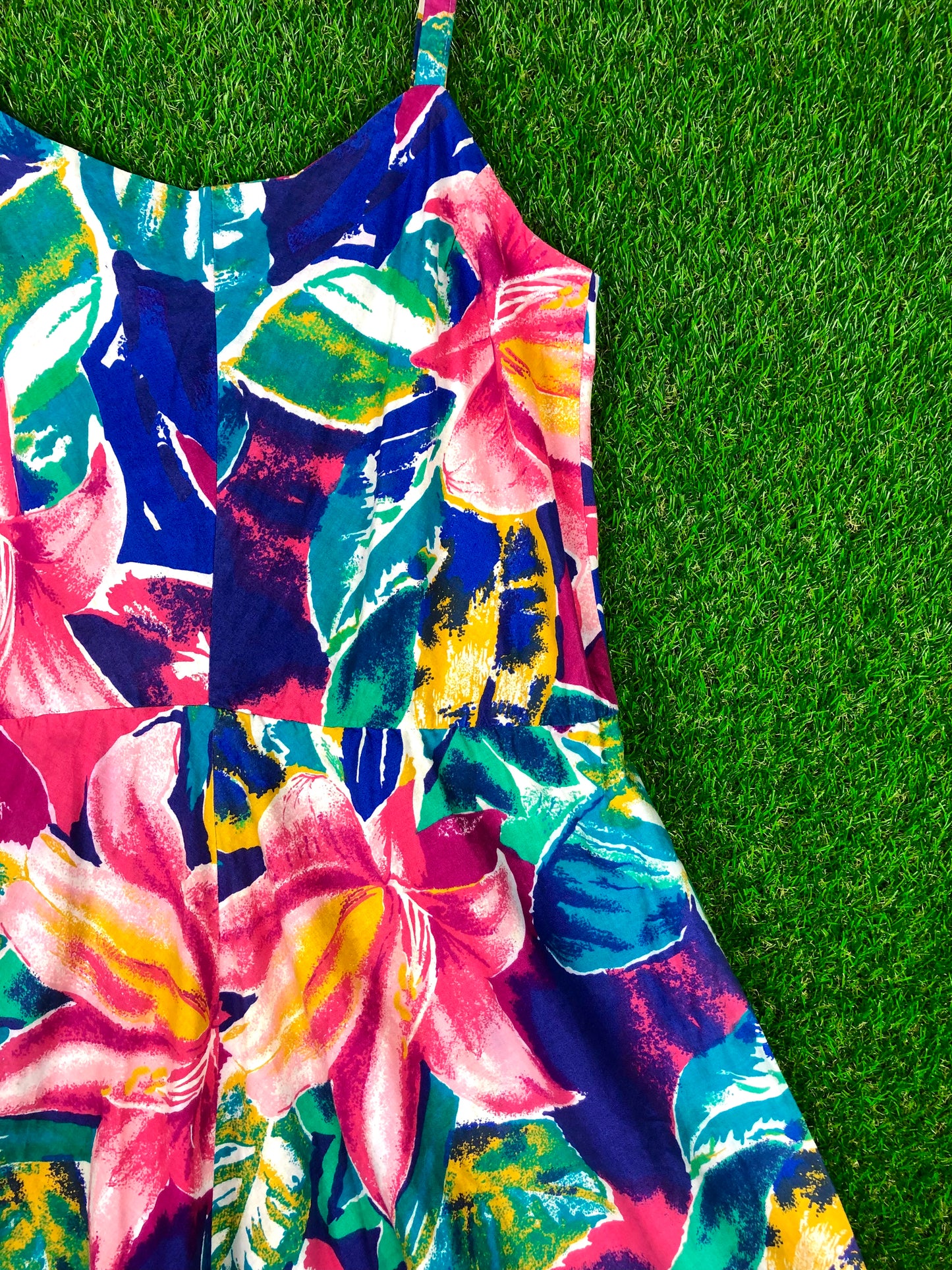 1980's Colorful Floral Tropical-Print Volup Dress