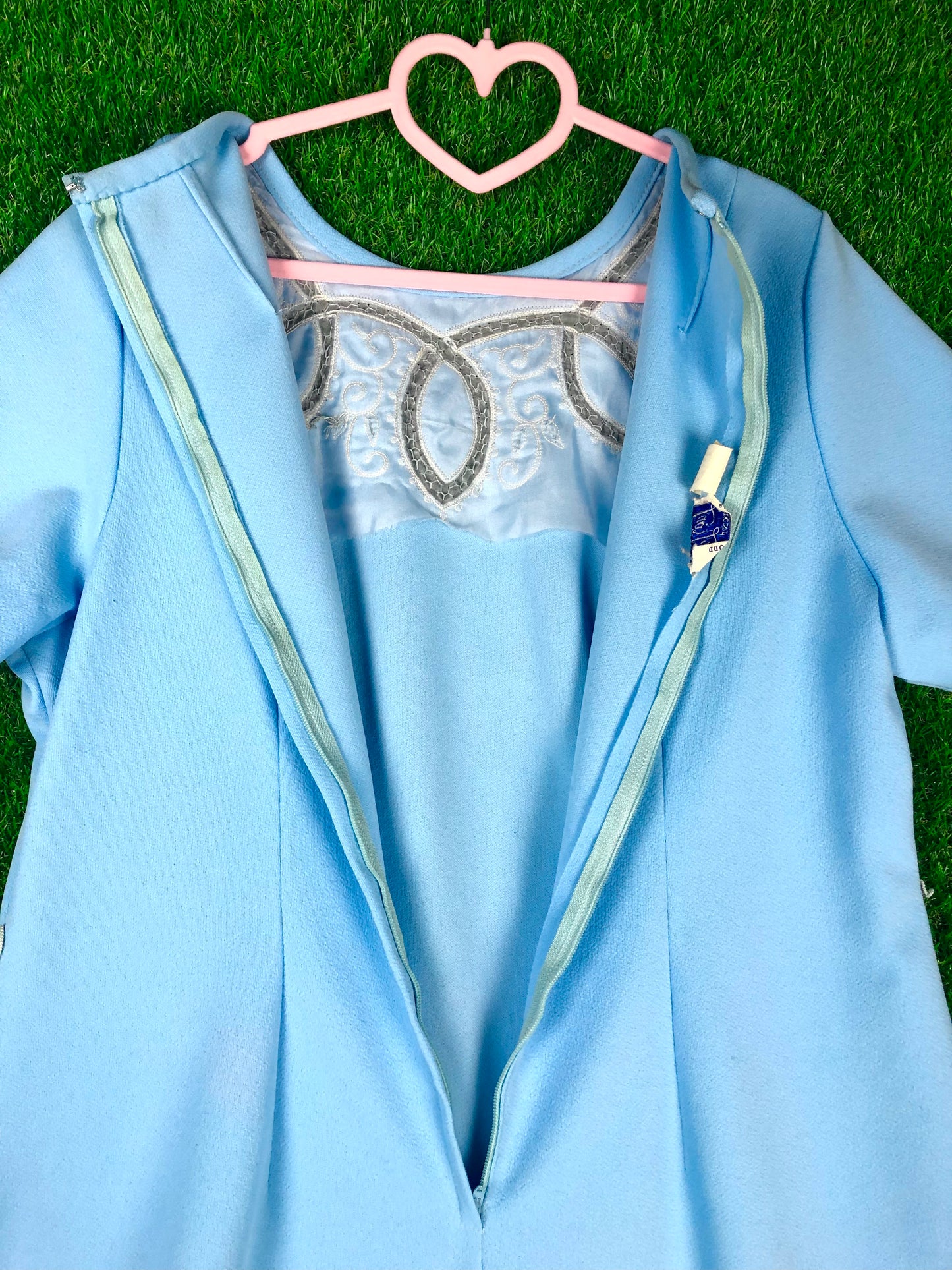 1970's Fancy Volup Maxi Dress With Neckline Embroidery