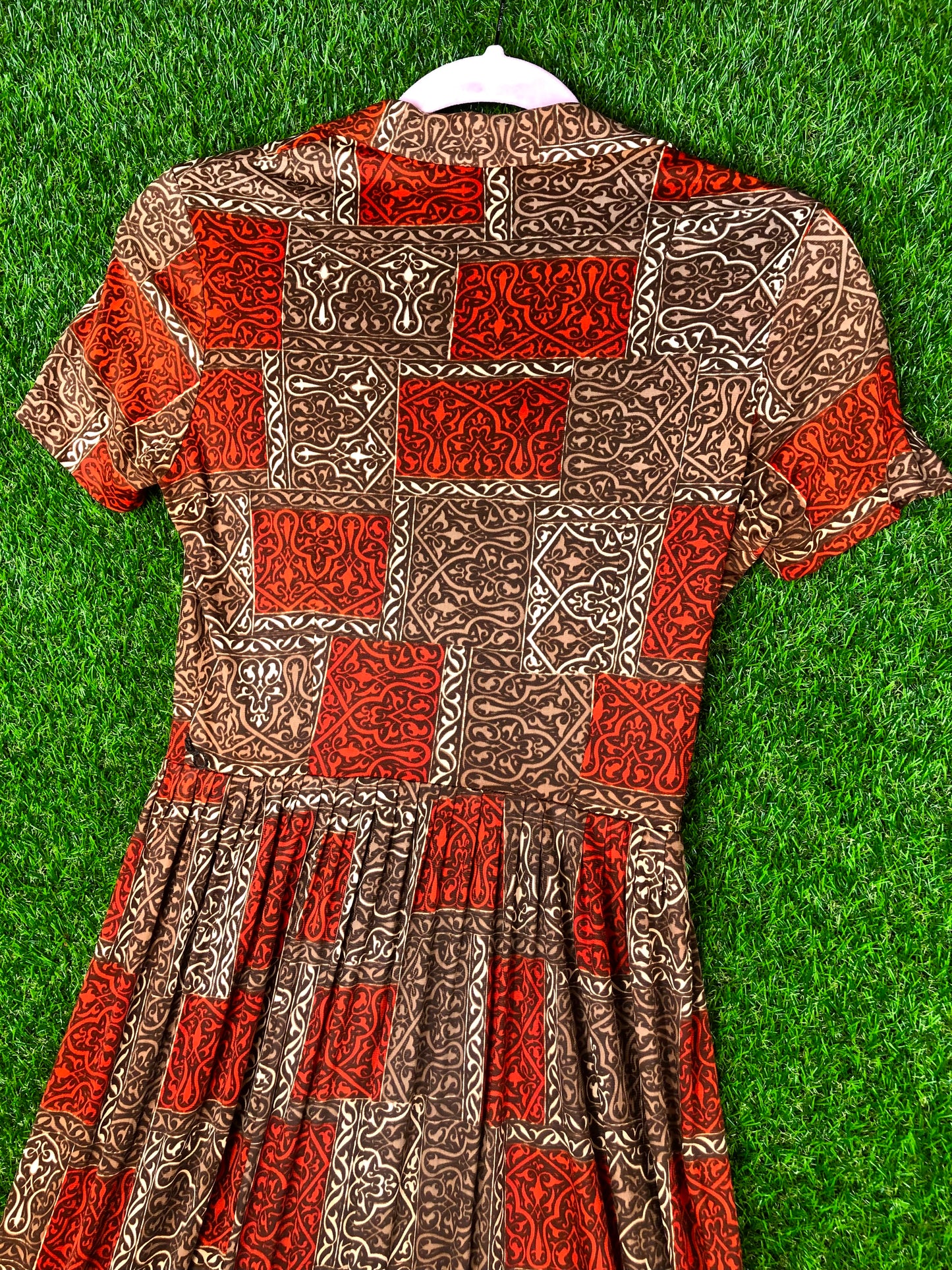 1960's Red-Brown Dress With Unique Print