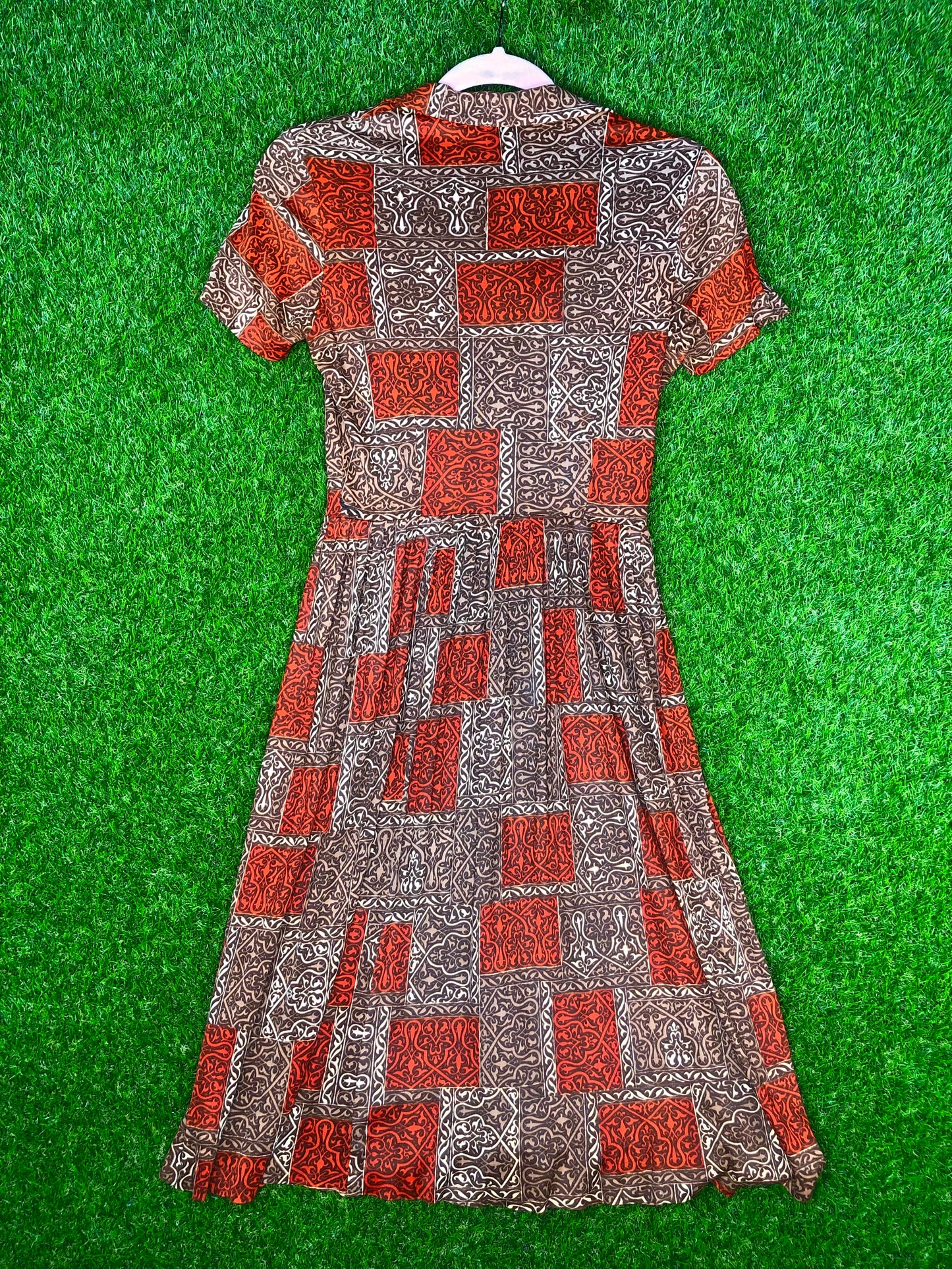 1960's Red-Brown Dress With Unique Print