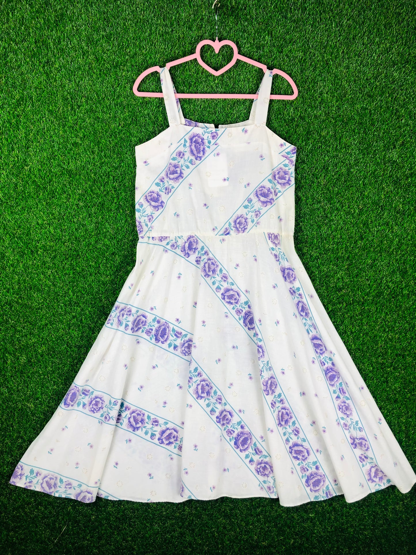 1980's Romantic Volup Dress With Purple Flowers